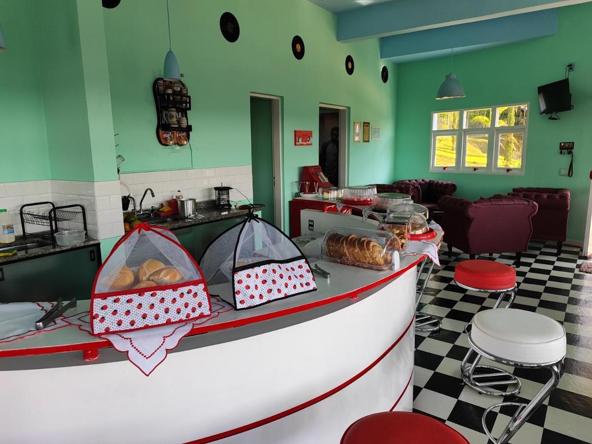 Casa Abacaxi, Vila Magica Bueno Brandão Екстериор снимка